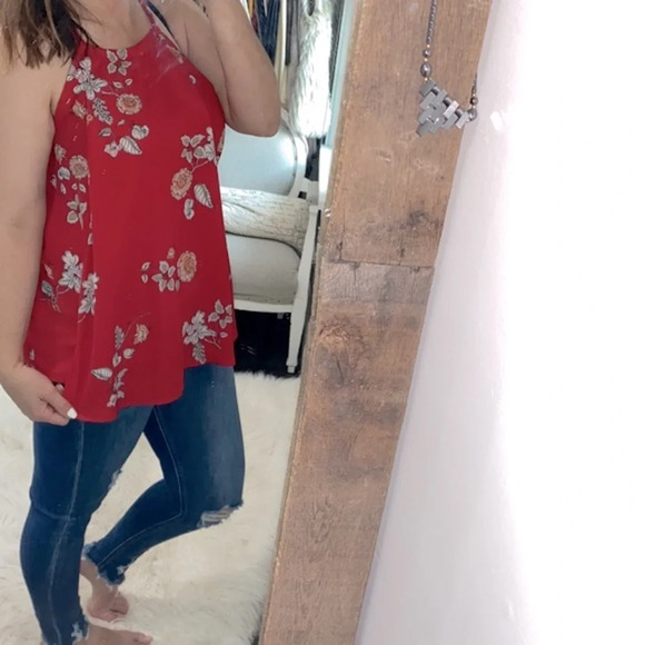 BB Dakota red floral top sleeveless size medium - Picture 2 of 6